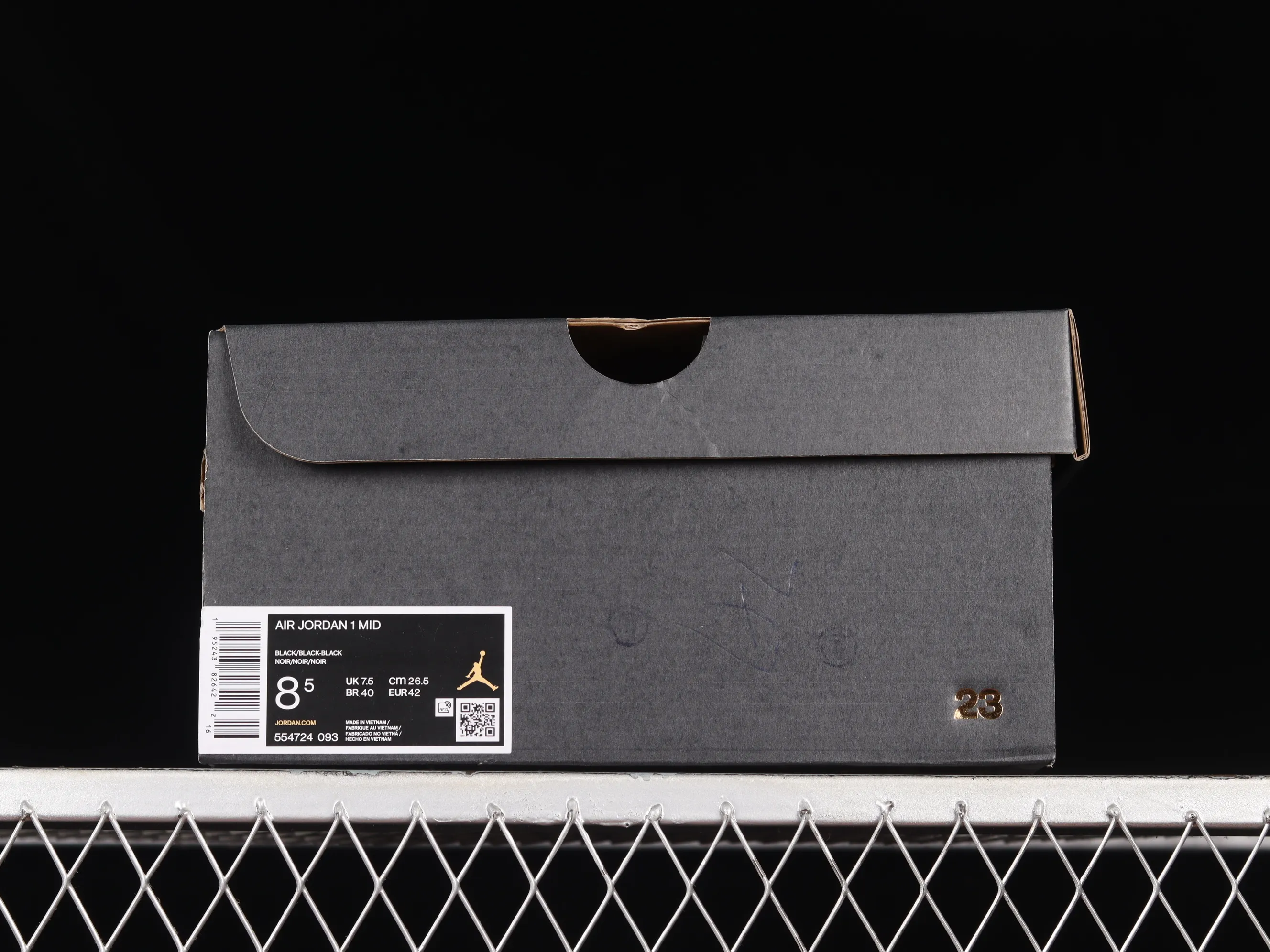 All categories Air Jordan Jordan series basketball shoes Air Jordan 1 Mid Air Jordan 1 Mid AJ1 Joe 1 all black Zhongbang basketball shoes 554724-093